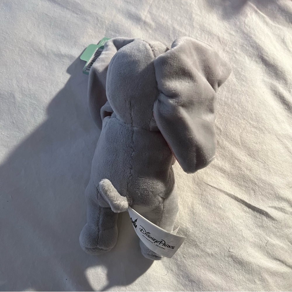 *NEW Disney Parks Dumbo The Elephant Plush Doll Snuggle Snapper Hugs - Picture 2 of 3